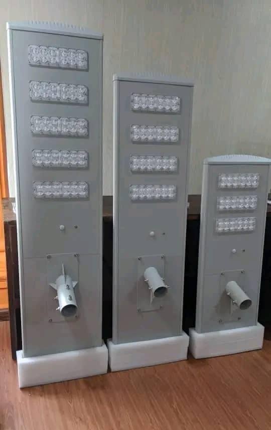 LAMPADAIRE 150W ALL IN ONE